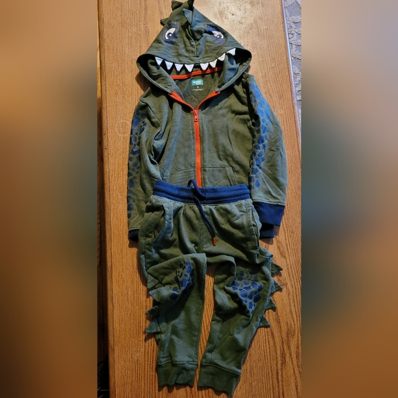 Boys Dinosaur sweat pants & Jacket 5T - Picture 1 of 1